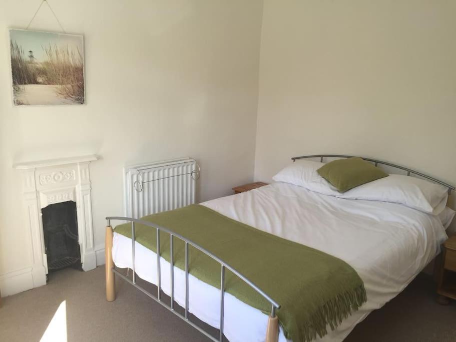 Spacious 5 Large Bedroom Victorian House - Beach 2 Miles Пул Екстериор снимка