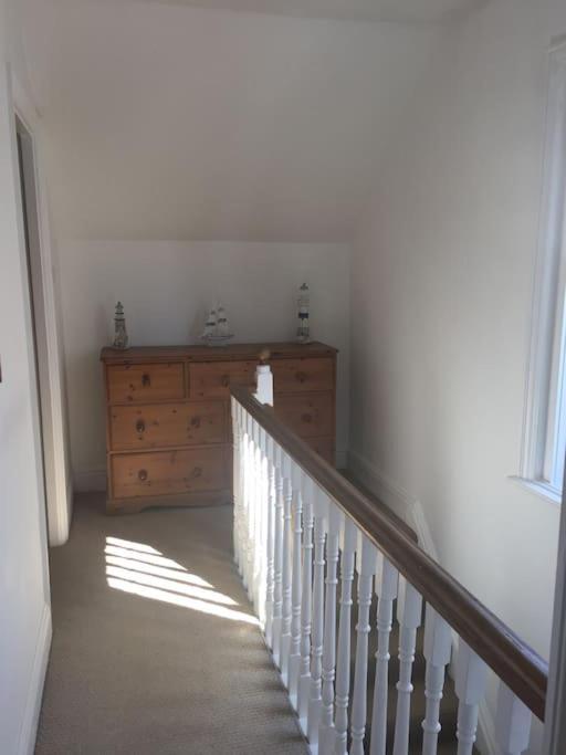Spacious 5 Large Bedroom Victorian House - Beach 2 Miles Пул Екстериор снимка
